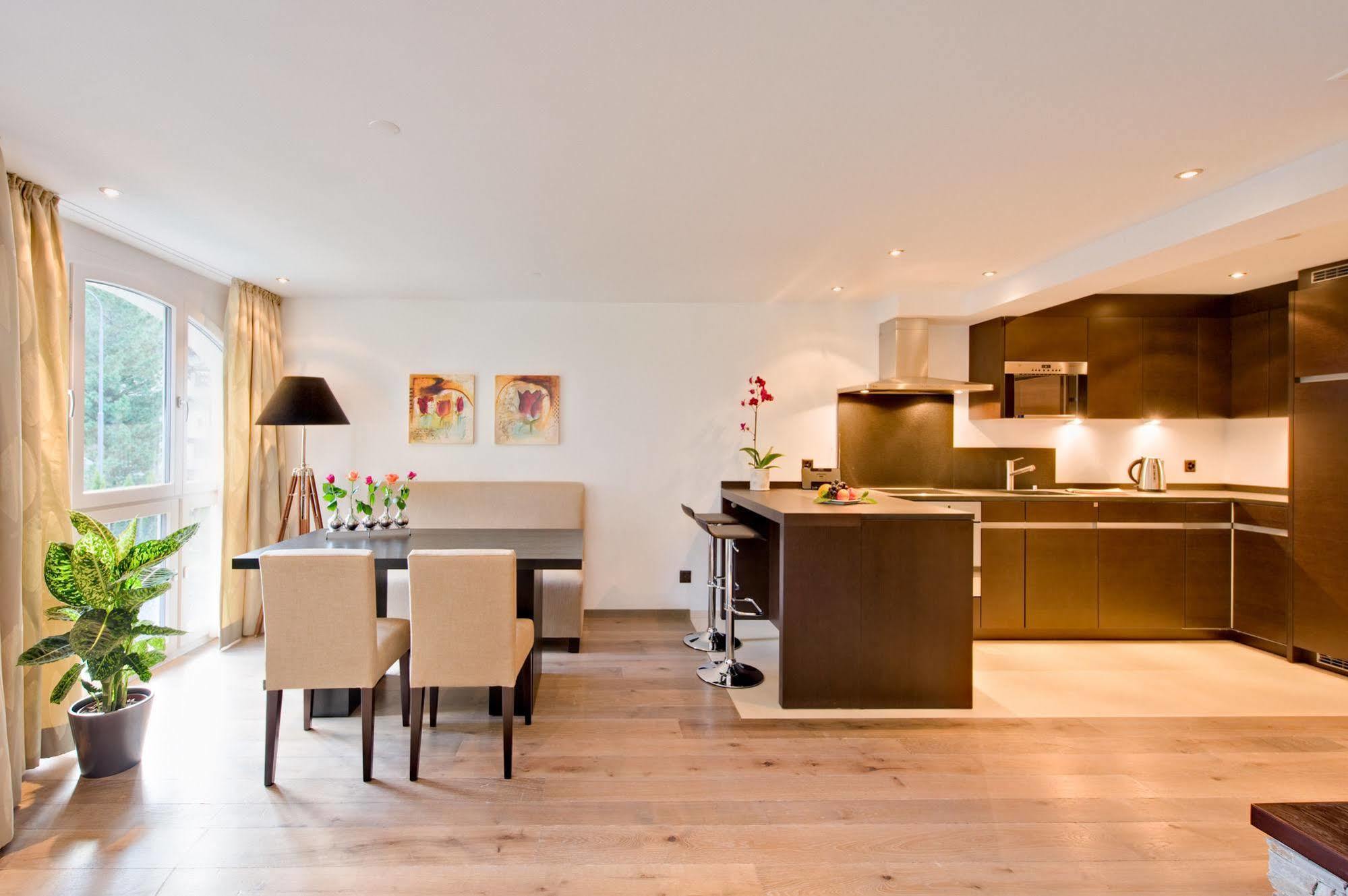 Alex Lodge Private Luxury Apartments زيرمات المظهر الخارجي الصورة